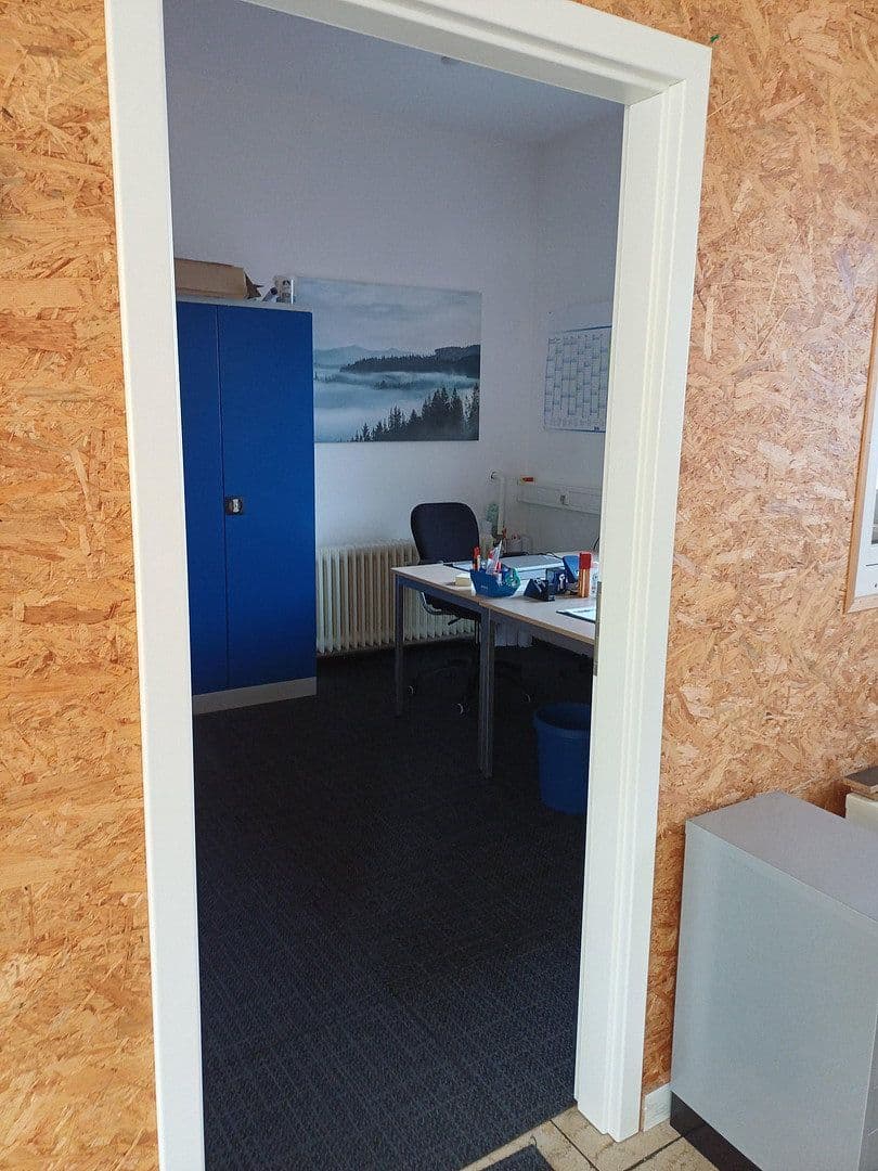 Prenájom kancelárie 100 m², Osthofen, Porýnie-Falcko Prenájom kancelárie 100 m², Osthofen, Porýnie-Falcko