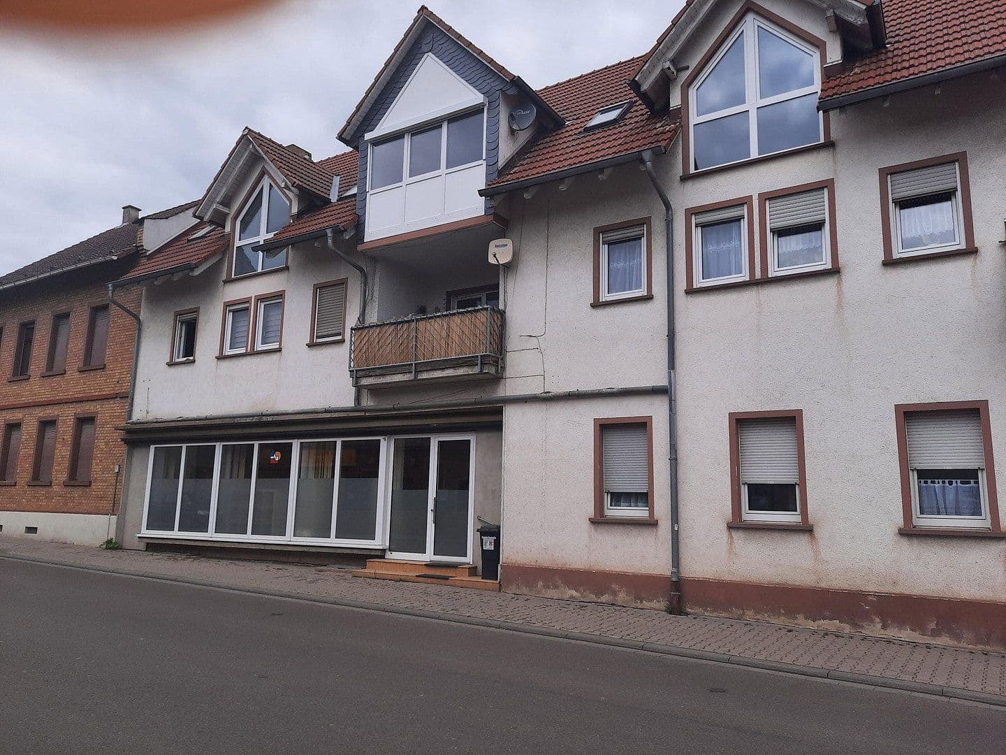 Prenájom kancelárie 100 m², Osthofen, Porýnie-Falcko Prenájom kancelárie 100 m², Osthofen, Porýnie-Falcko