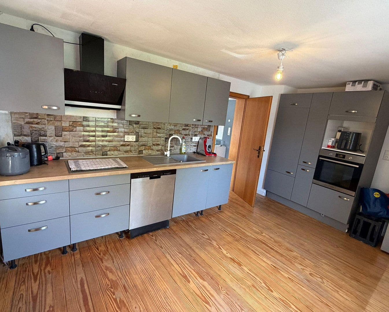 Prenájom bytu 2-izbový 78 m², Wössingerstr. 18, Walzbachtal, Bádensko-Wurttembersko Prenájom bytu 2-izbový 78 m², Wössingerstr. 18, Walzbachtal, Bádensko-Wurttembersko