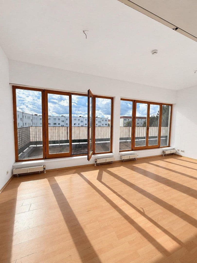 Prenájom bytu 3-izbový 90 m², Velten, Brandenbursko Prenájom bytu 3-izbový 90 m², Velten, Brandenbursko