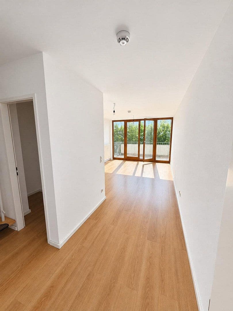 Prenájom bytu 3-izbový 84 m², Velten, Brandenbursko Prenájom bytu 3-izbový 84 m², Velten, Brandenbursko