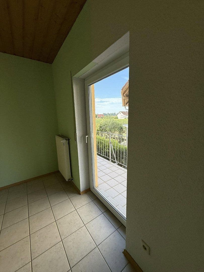 Prenájom bytu 4-izbový 120 m², Freimersheim, Porýnie-Falcko Prenájom bytu 4-izbový 120 m², Freimersheim, Porýnie-Falcko