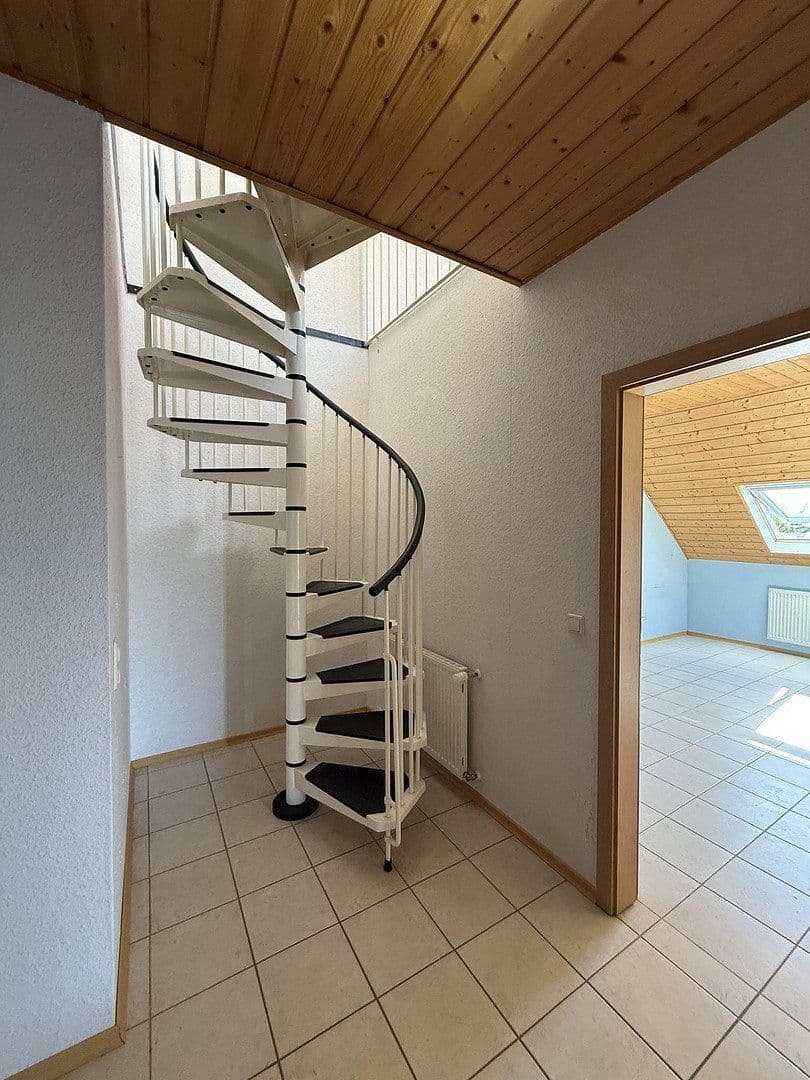 Prenájom bytu 4-izbový 120 m², Freimersheim, Porýnie-Falcko Prenájom bytu 4-izbový 120 m², Freimersheim, Porýnie-Falcko