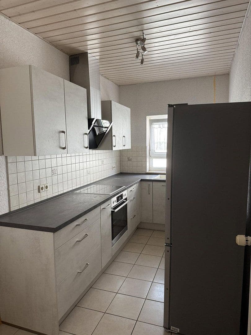 Prenájom bytu 4-izbový 120 m², Freimersheim, Porýnie-Falcko Prenájom bytu 4-izbový 120 m², Freimersheim, Porýnie-Falcko