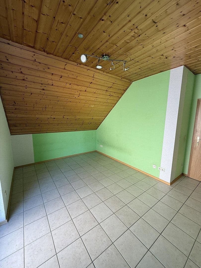 Prenájom bytu 4-izbový 120 m², Freimersheim, Porýnie-Falcko Prenájom bytu 4-izbový 120 m², Freimersheim, Porýnie-Falcko