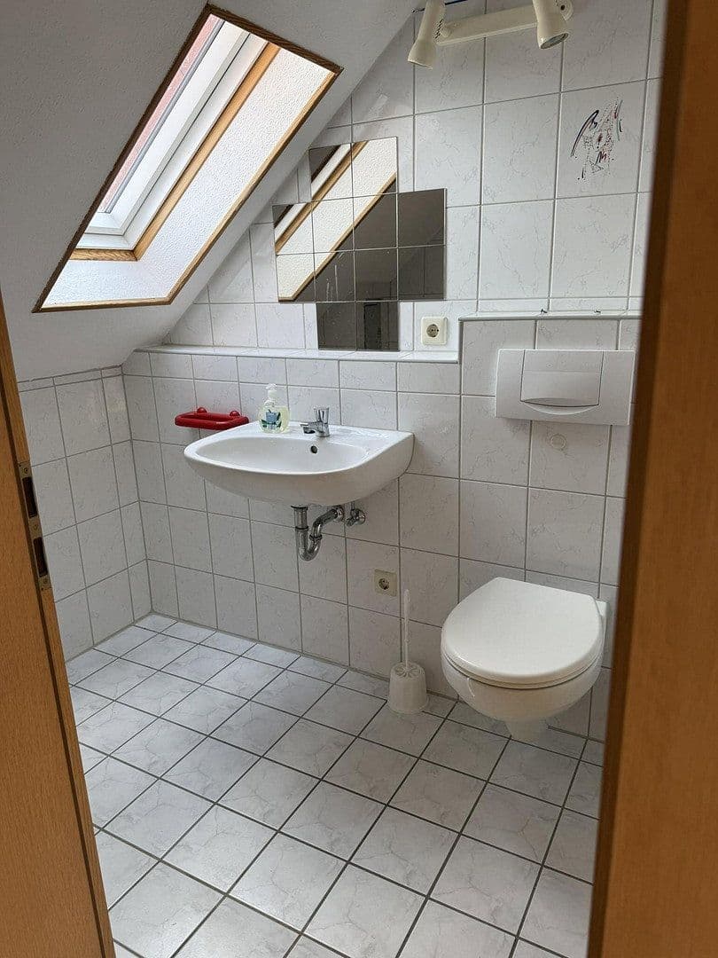 Prenájom bytu 4-izbový 120 m², Freimersheim, Porýnie-Falcko Prenájom bytu 4-izbový 120 m², Freimersheim, Porýnie-Falcko