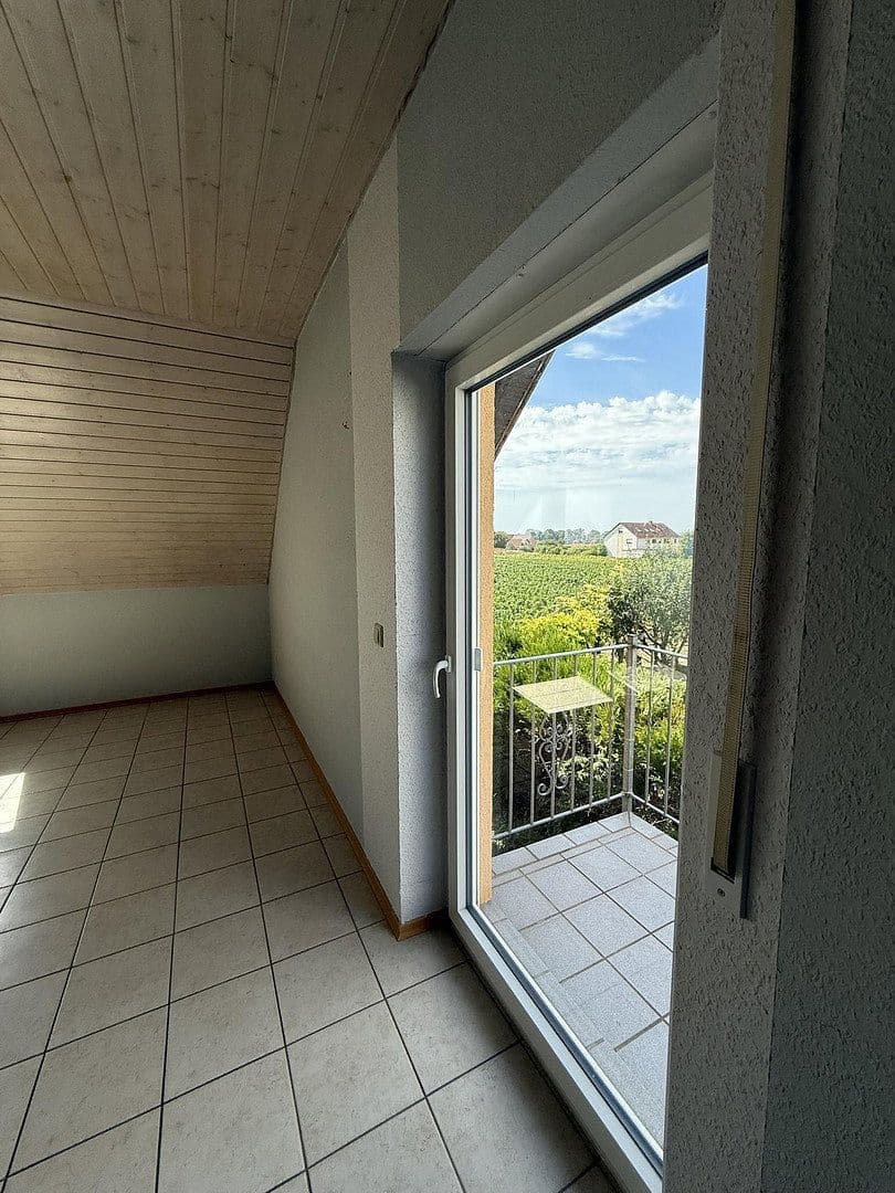 Prenájom bytu 4-izbový 120 m², Freimersheim, Porýnie-Falcko Prenájom bytu 4-izbový 120 m², Freimersheim, Porýnie-Falcko