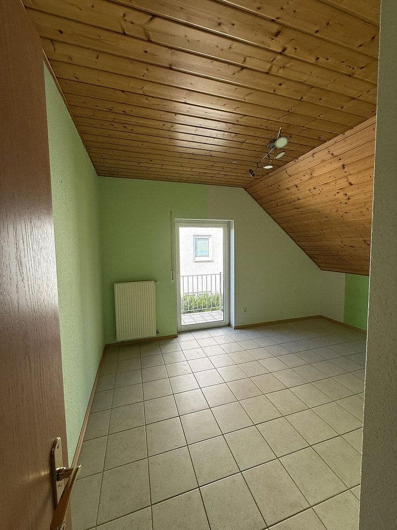 Prenájom bytu 4-izbový 120 m², Freimersheim, Porýnie-Falcko Prenájom bytu 4-izbový 120 m², Freimersheim, Porýnie-Falcko