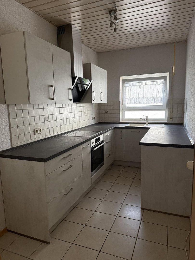 Prenájom bytu 4-izbový 120 m², Freimersheim, Porýnie-Falcko Prenájom bytu 4-izbový 120 m², Freimersheim, Porýnie-Falcko