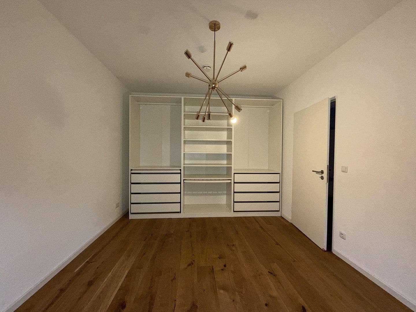 Prenájom bytu 2-izbový 54 m², Uhlandstraße 31, Frankfurt am Main, Hesensko Prenájom bytu 2-izbový 54 m², Uhlandstraße 31, Frankfurt am Main, Hesensko