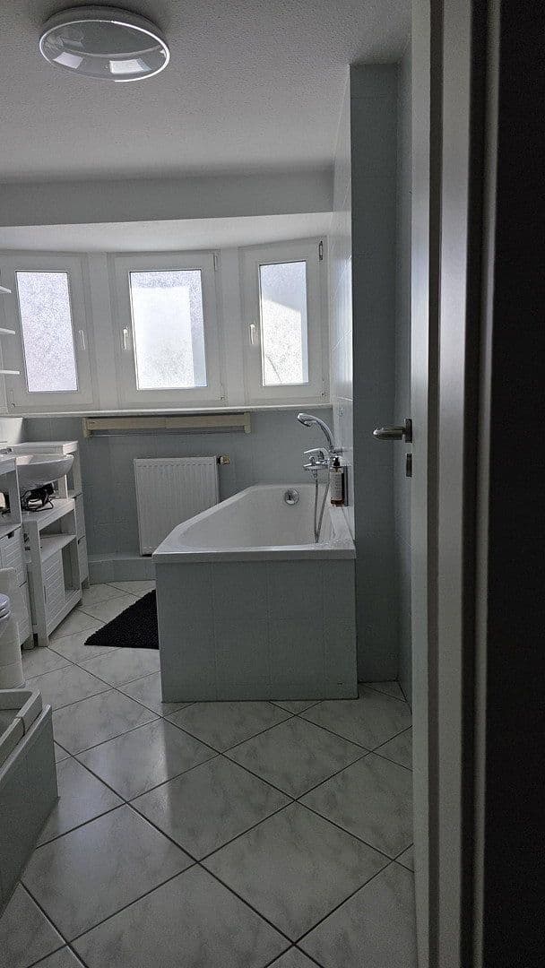 Prenájom bytu 3-izbový 82 m², Merseburg, Sasko-Anhaltsko Prenájom bytu 3-izbový 82 m², Merseburg, Sasko-Anhaltsko