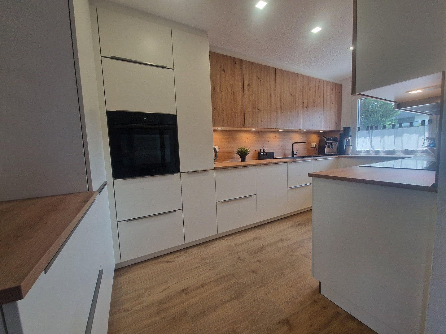 Predaj domu 115 m², pozemok 326 m², Delmenhorst, Dolné Sasko Predaj domu 115 m², pozemok 326 m², Delmenhorst, Dolné Sasko