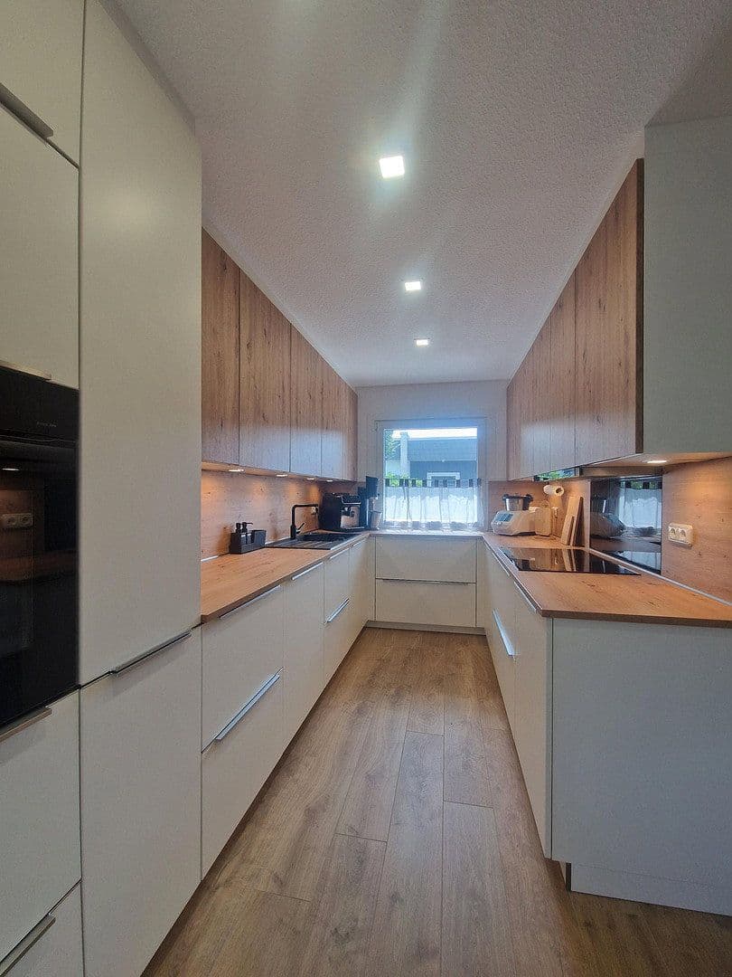 Predaj domu 115 m², pozemok 326 m², Delmenhorst, Dolné Sasko Predaj domu 115 m², pozemok 326 m², Delmenhorst, Dolné Sasko