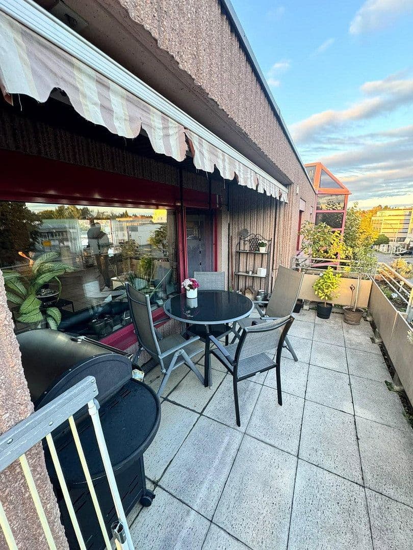 Prenájom kancelárie 125 m², Dieselstraße 18, Fellbach, Bádensko-Wurttembersko Prenájom kancelárie 125 m², Dieselstraße 18, Fellbach, Bádensko-Wurttembersko
