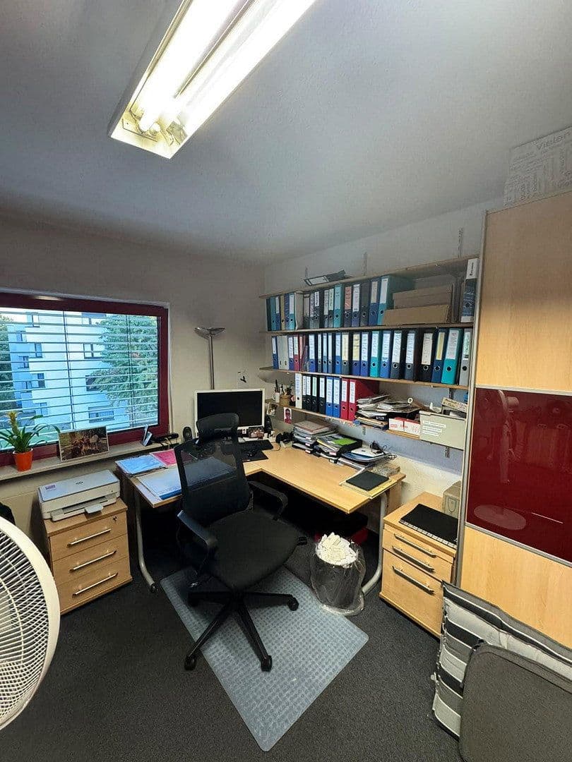 Prenájom kancelárie 125 m², Dieselstraße 18, Fellbach, Bádensko-Wurttembersko Prenájom kancelárie 125 m², Dieselstraße 18, Fellbach, Bádensko-Wurttembersko