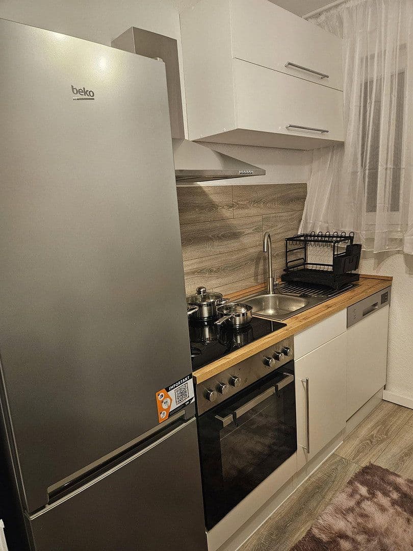 Prenájom bytu 16 m², Aachener Str. 17, Berlin, Berlín Prenájom bytu 16 m², Aachener Str. 17, Berlin, Berlín
