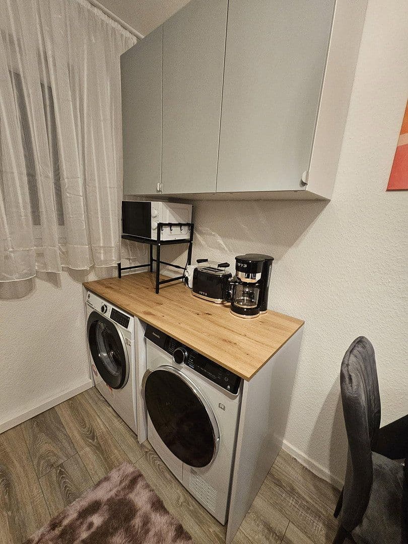 Prenájom bytu 16 m², Aachener Str. 17, Berlin, Berlín Prenájom bytu 16 m², Aachener Str. 17, Berlin, Berlín