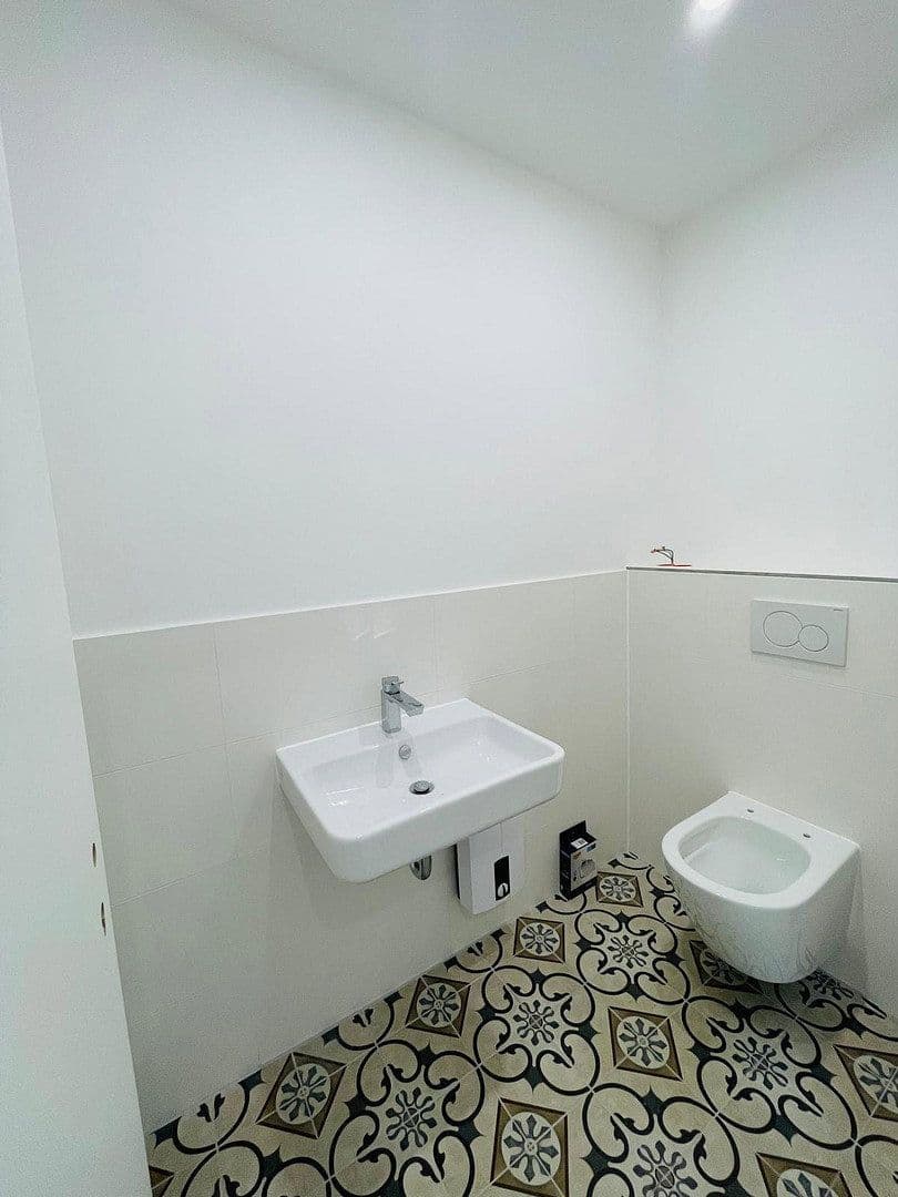 Prenájom nebytového priestoru 1.898 m², Boschstraße 22, Winsen (Luhe), Dolné Sasko Prenájom nebytového priestoru 1.898 m², Boschstraße 22, Winsen (Luhe), Dolné Sasko