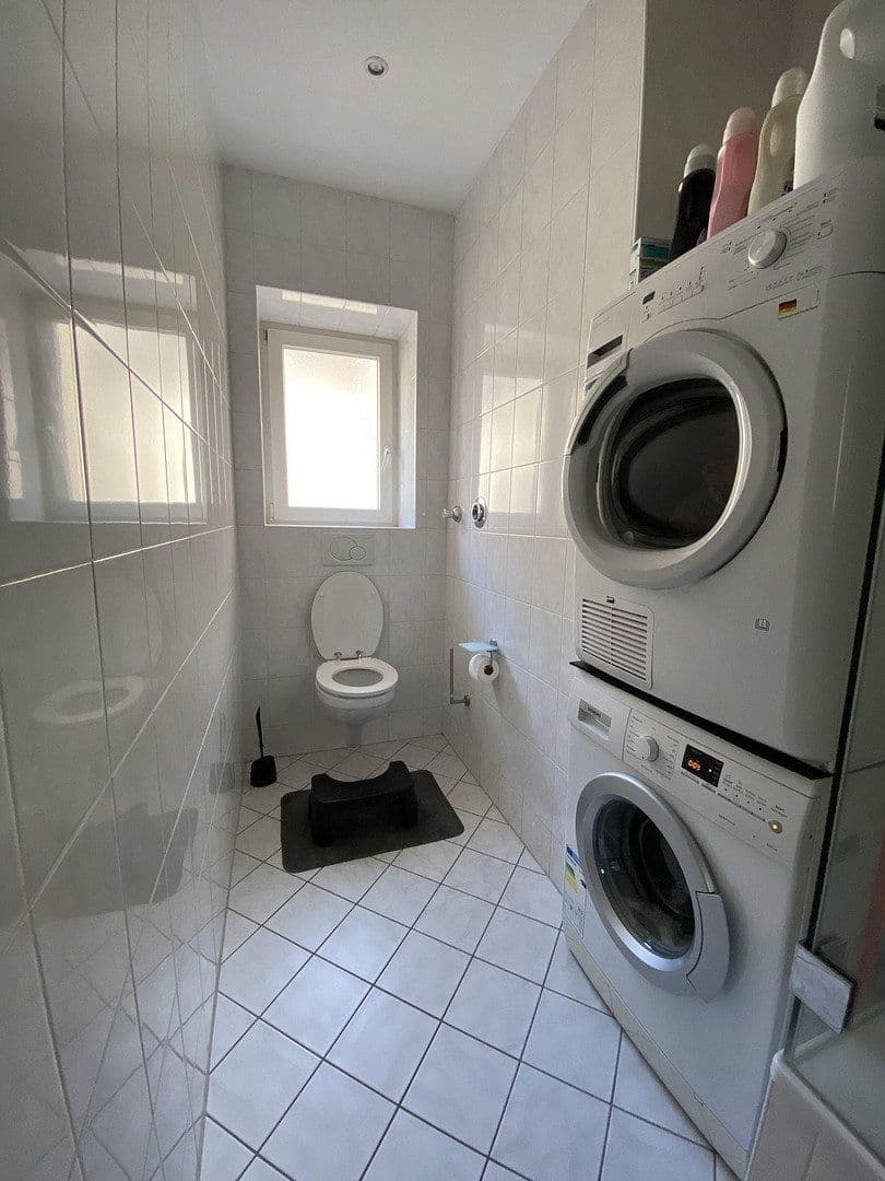 Prenájom bytu 1-izbový 46 m², Rheinstr. 52, Wiesbaden, Hesensko Prenájom bytu 1-izbový 46 m², Rheinstr. 52, Wiesbaden, Hesensko
