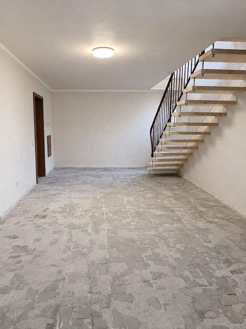 Predaj domu 165 m², pozemok 1.213 m², Zu den Birken 14, Weinbach, Hesensko Predaj domu 165 m², pozemok 1.213 m², Zu den Birken 14, Weinbach, Hesensko