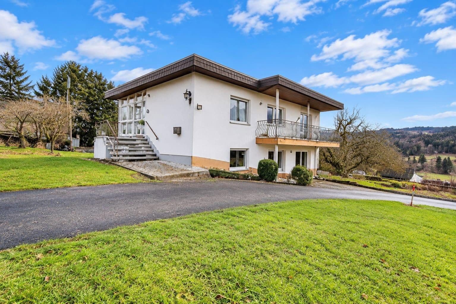Predaj domu 165 m², pozemok 1.213 m², Zu den Birken 14, Weinbach, Hesensko Predaj domu 165 m², pozemok 1.213 m², Zu den Birken 14, Weinbach, Hesensko