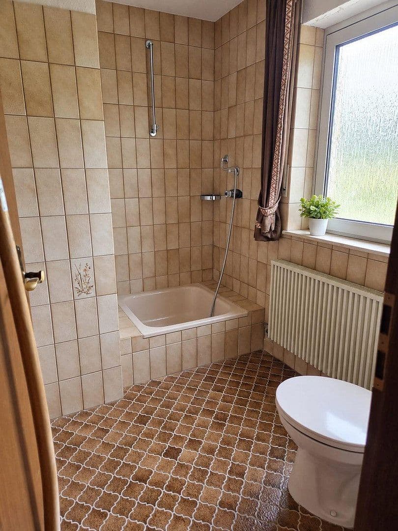Predaj domu 165 m², pozemok 1.213 m², Zu den Birken 14, Weinbach, Hesensko Predaj domu 165 m², pozemok 1.213 m², Zu den Birken 14, Weinbach, Hesensko