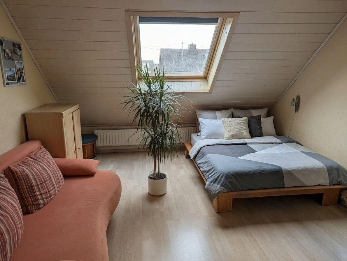Predaj domu 145 m², pozemok 224 m², Urmitz, Porýnie-Falcko Predaj domu 145 m², pozemok 224 m², Urmitz, Porýnie-Falcko