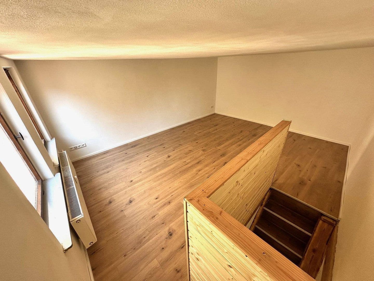 Prenájom bytu 4-izbový 110 m², Darrplatz 13, Apolda, Durínsko Prenájom bytu 4-izbový 110 m², Darrplatz 13, Apolda, Durínsko