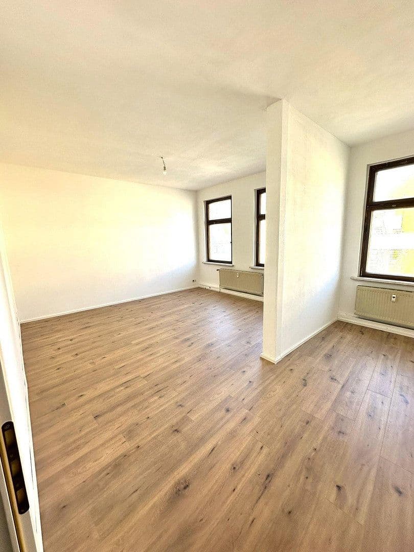 Prenájom bytu 4-izbový 110 m², Darrplatz 13, Apolda, Durínsko Prenájom bytu 4-izbový 110 m², Darrplatz 13, Apolda, Durínsko