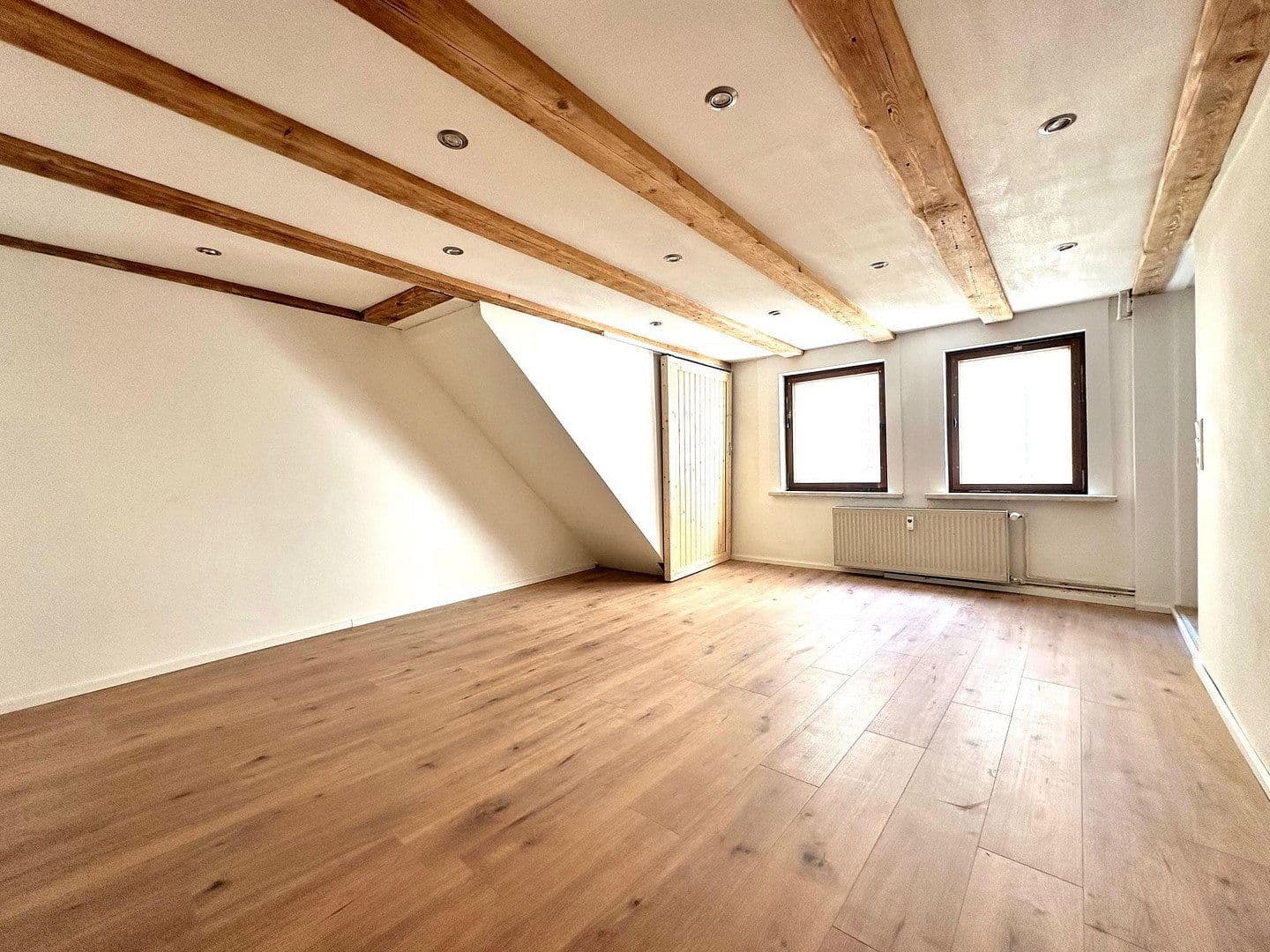 Prenájom bytu 4-izbový 110 m², Darrplatz 13, Apolda, Durínsko Prenájom bytu 4-izbový 110 m², Darrplatz 13, Apolda, Durínsko