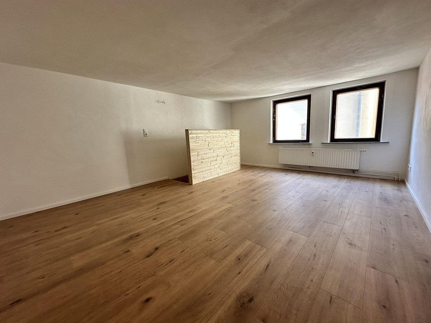 Prenájom bytu 4-izbový 110 m², Darrplatz 13, Apolda, Durínsko Prenájom bytu 4-izbový 110 m², Darrplatz 13, Apolda, Durínsko