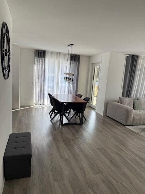 Prenájom bytu 3-izbový 101 m², Gottlob-Link-Weg 4, Sulz am Neckar, Bádensko-Wurttembersko Prenájom bytu 3-izbový 101 m², Gottlob-Link-Weg 4, Sulz am Neckar, Bádensko-Wurttembersko