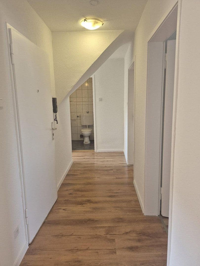 Prenájom bytu 3-izbový 60 m², Mühlenstraße 86, Duisburg, Severné Porýnie - Westfálsko Prenájom bytu 3-izbový 60 m², Mühlenstraße 86, Duisburg, Severné Porýnie - Westfálsko