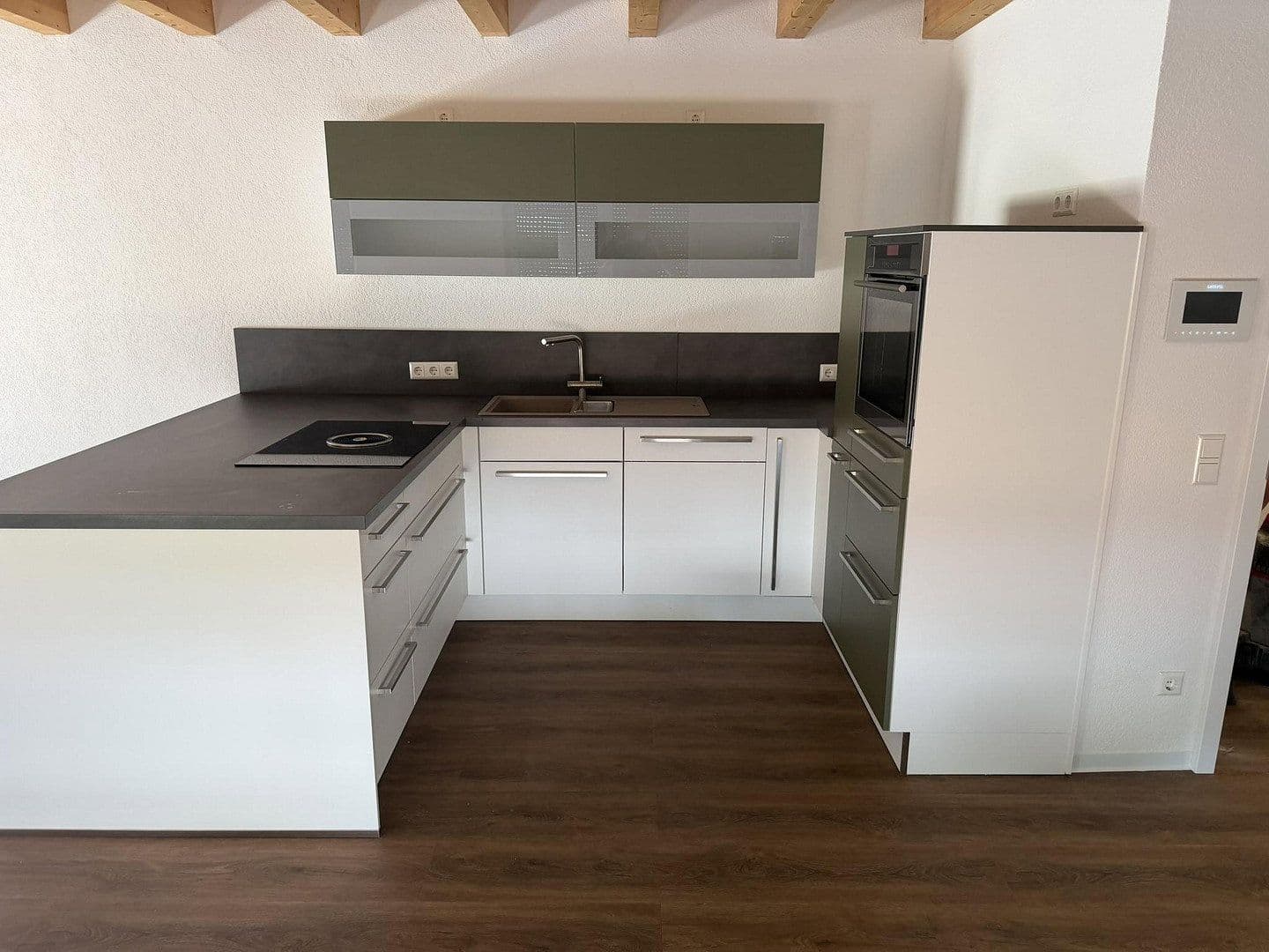 Prenájom domu 140 m², pozemok 500 m², Heilbronnerstrasse 25/1, Neckarzimmern, Bádensko-Wurttembersko Prenájom domu 140 m², pozemok 500 m², Heilbronnerstrasse 25/1, Neckarzimmern, Bádensko-Wurttembersko