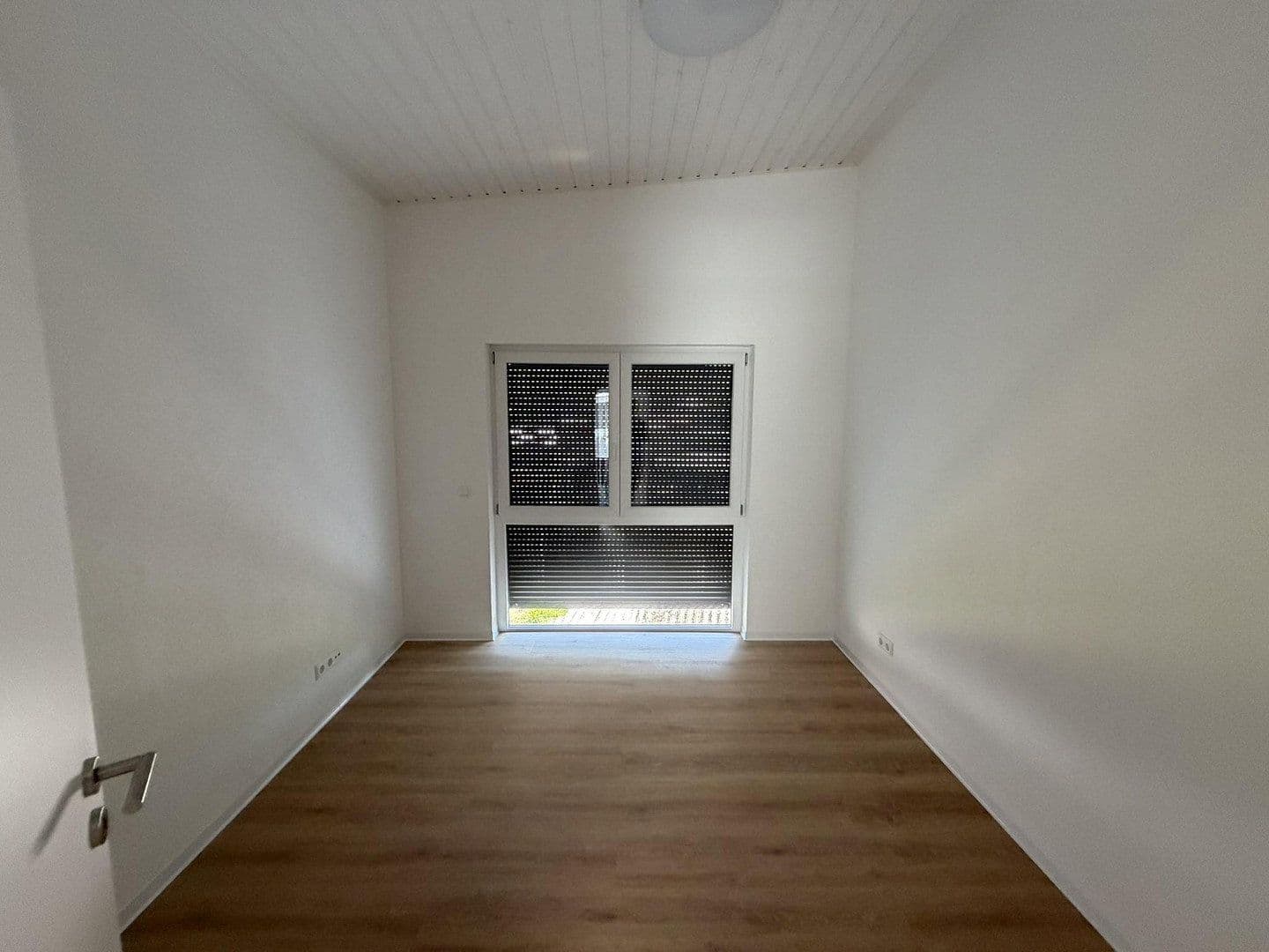 Prenájom domu 140 m², pozemok 500 m², Heilbronnerstrasse 25/1, Neckarzimmern, Bádensko-Wurttembersko Prenájom domu 140 m², pozemok 500 m², Heilbronnerstrasse 25/1, Neckarzimmern, Bádensko-Wurttembersko