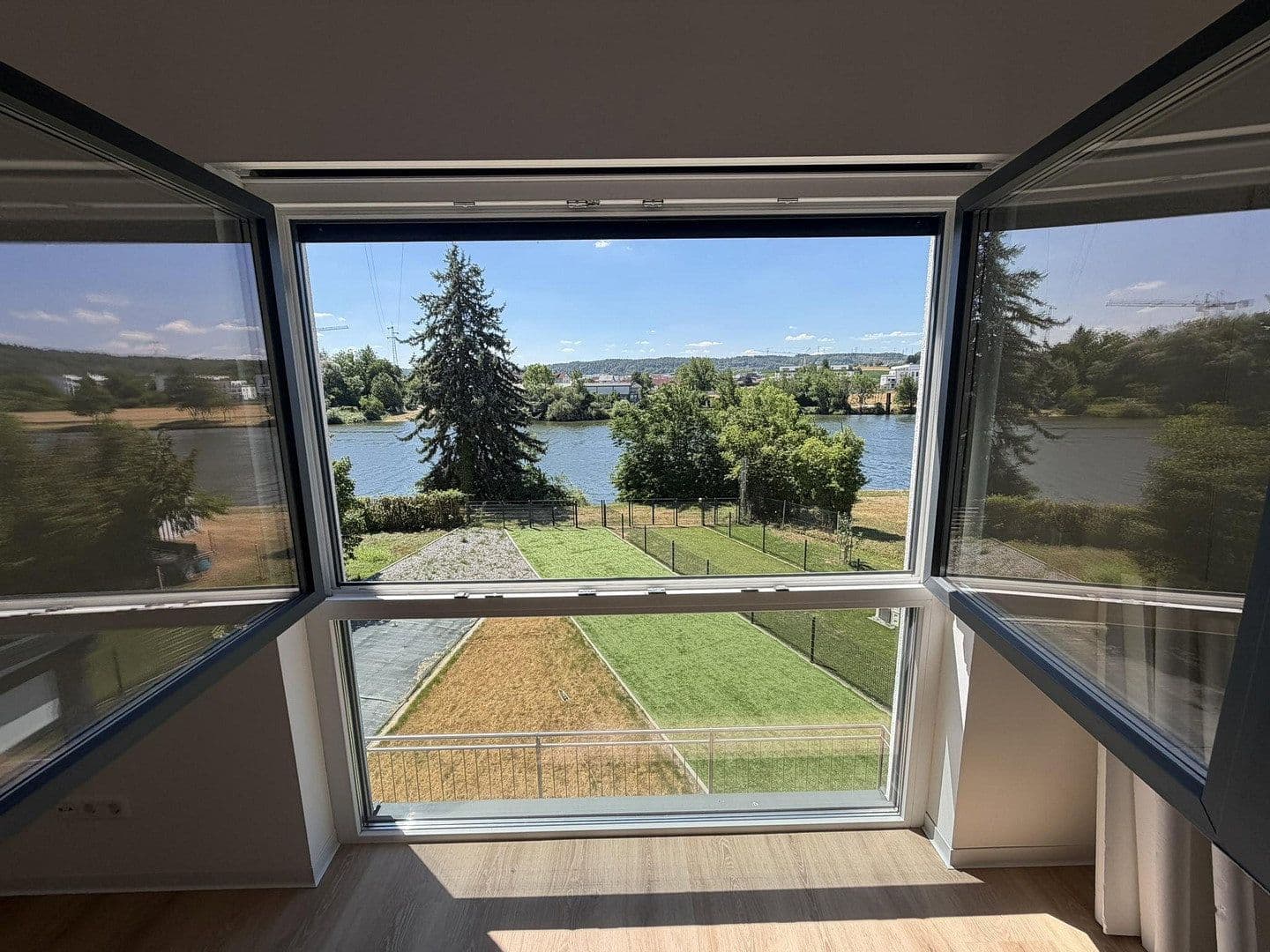 Prenájom domu 140 m², pozemok 500 m², Heilbronnerstrasse 25/1, Neckarzimmern, Bádensko-Wurttembersko Prenájom domu 140 m², pozemok 500 m², Heilbronnerstrasse 25/1, Neckarzimmern, Bádensko-Wurttembersko