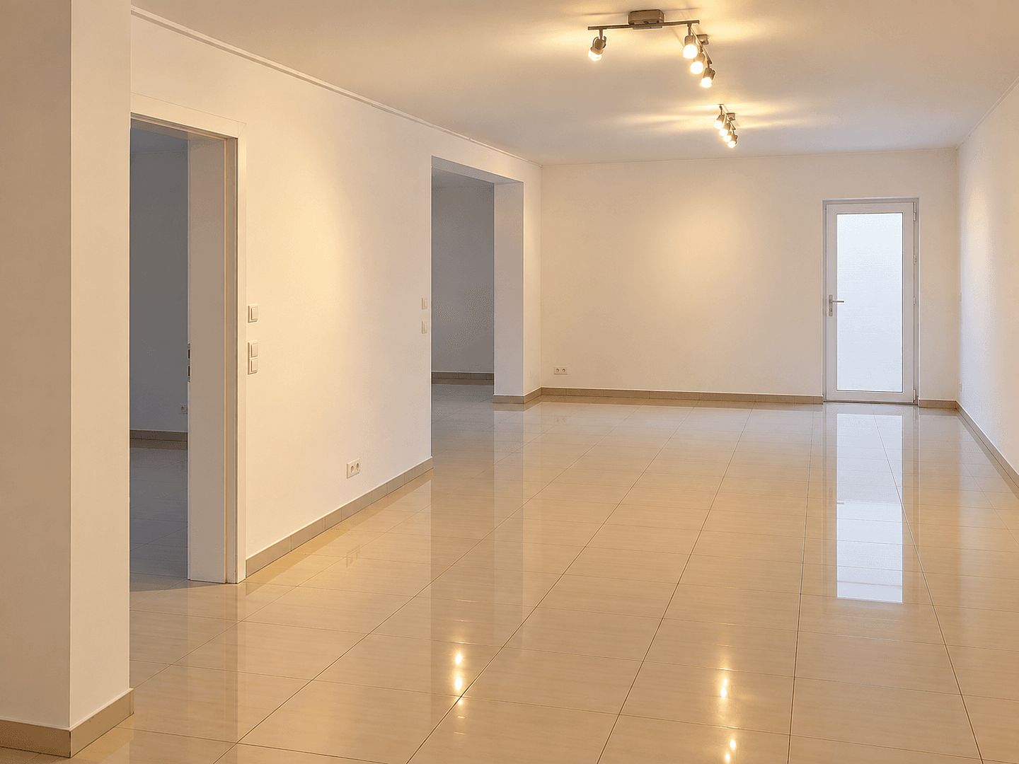 Prenájom bytu 2-izbový 75 m², Münzenberg, Hesensko Prenájom bytu 2-izbový 75 m², Münzenberg, Hesensko
