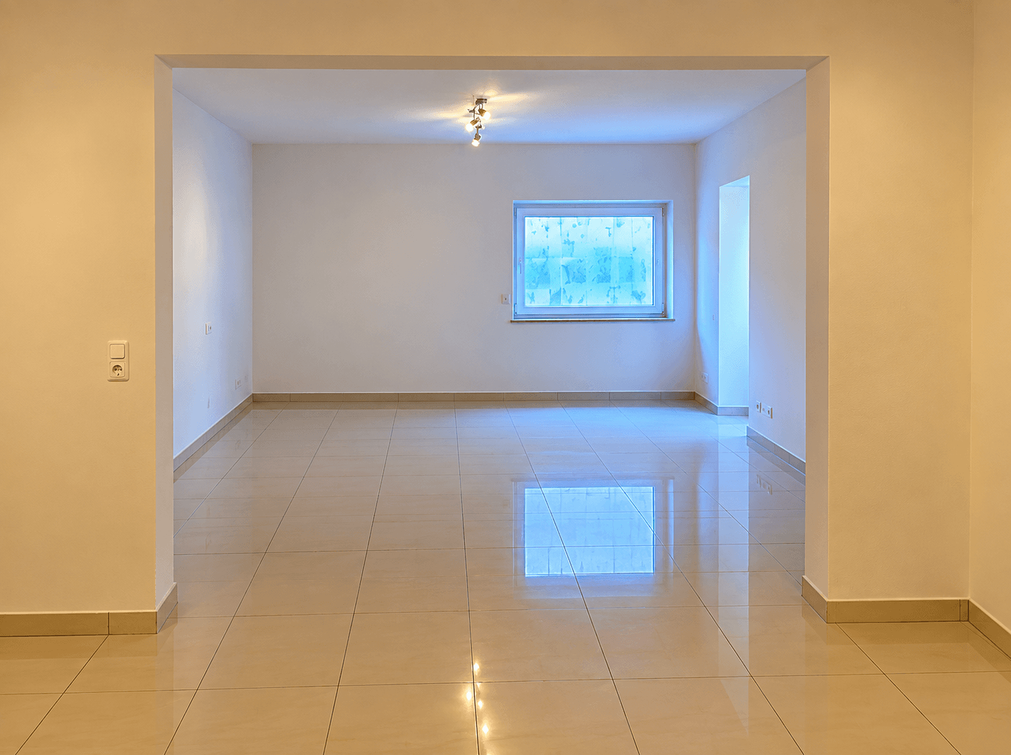 Prenájom bytu 2-izbový 75 m², Münzenberg, Hesensko Prenájom bytu 2-izbový 75 m², Münzenberg, Hesensko