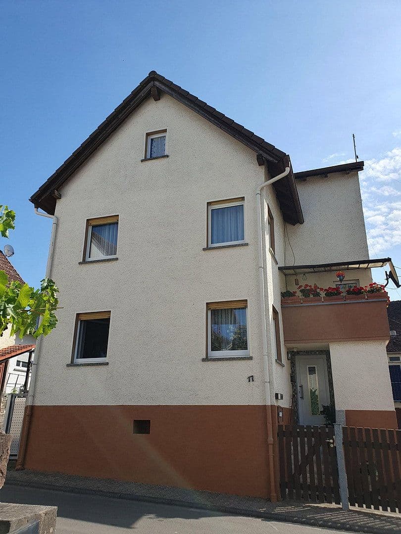 Predaj domu 120 m², pozemok 793 m², Buseck, Hesensko Predaj domu 120 m², pozemok 793 m², Buseck, Hesensko