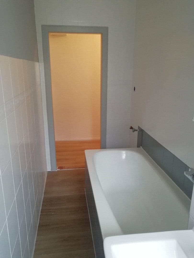 Prenájom bytu 3-izbový 60 m², Stöntzscherstraße 20, Pegau, Sasko Prenájom bytu 3-izbový 60 m², Stöntzscherstraße 20, Pegau, Sasko