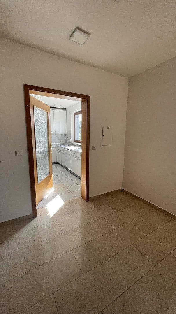 Prenájom bytu 4-izbový 90 m², Eching, Bavorsko Prenájom bytu 4-izbový 90 m², Eching, Bavorsko