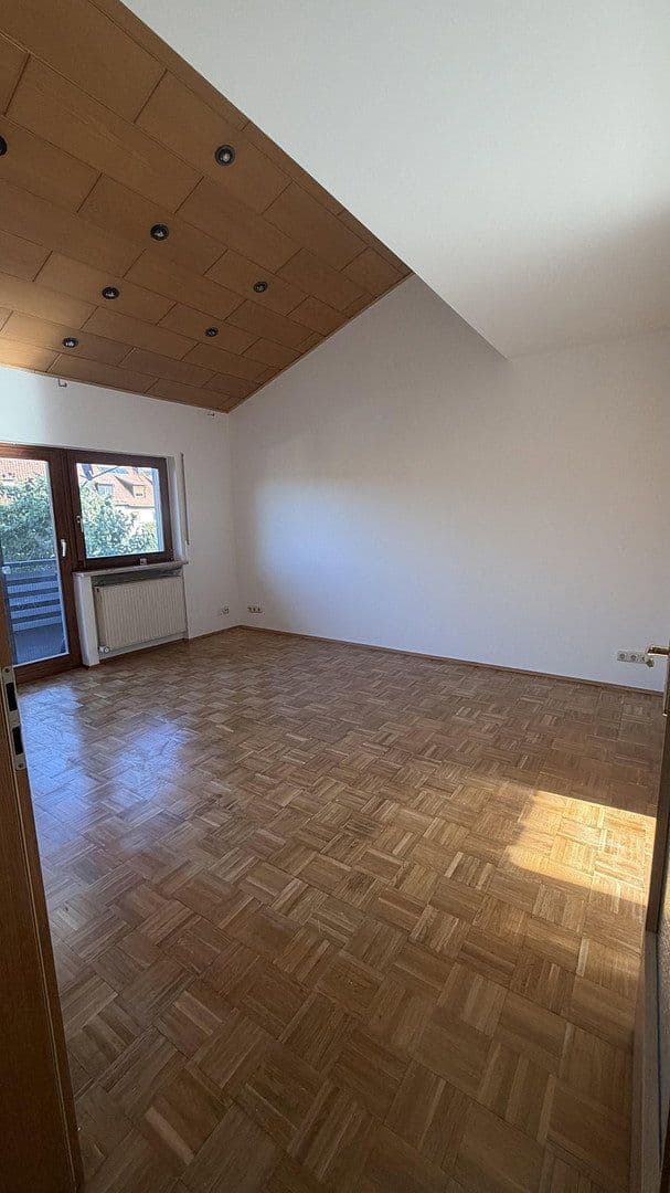 Prenájom bytu 4-izbový 90 m², Eching, Bavorsko Prenájom bytu 4-izbový 90 m², Eching, Bavorsko