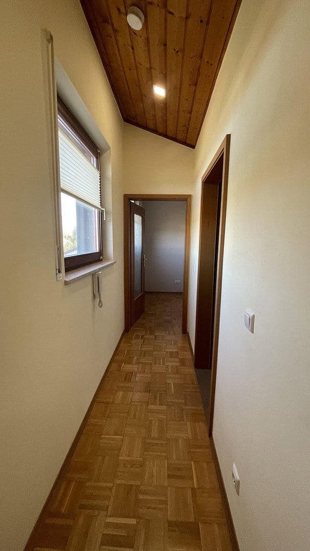 Prenájom bytu 4-izbový 90 m², Eching, Bavorsko Prenájom bytu 4-izbový 90 m², Eching, Bavorsko
