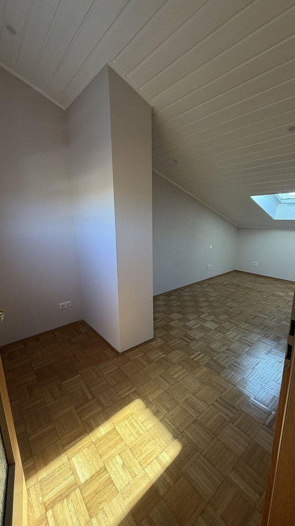Prenájom bytu 4-izbový 90 m², Eching, Bavorsko Prenájom bytu 4-izbový 90 m², Eching, Bavorsko