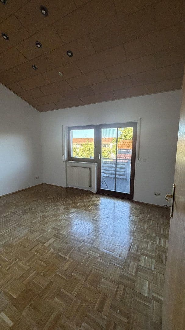 Prenájom bytu 4-izbový 90 m², Eching, Bavorsko Prenájom bytu 4-izbový 90 m², Eching, Bavorsko