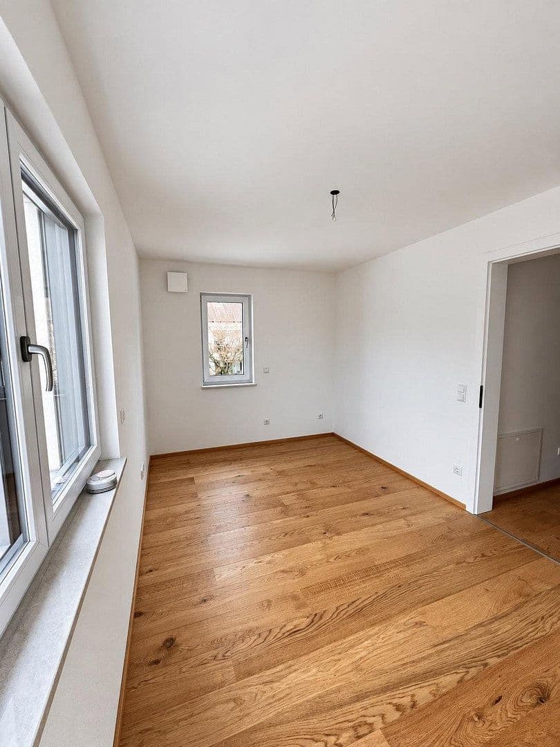 Prenájom domu 131 m², pozemok 200 m², Am Wiesrain 16 A, München, Bavorsko Prenájom domu 131 m², pozemok 200 m², Am Wiesrain 16 A, München, Bavorsko