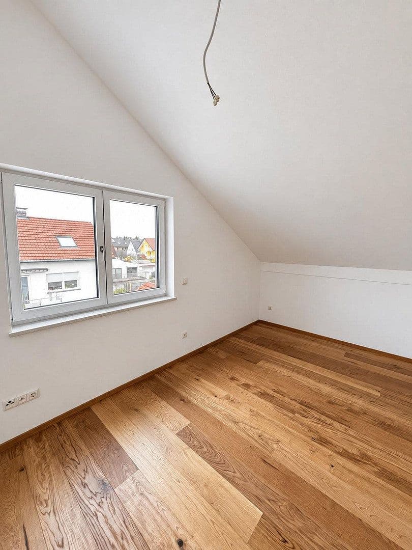 Prenájom domu 131 m², pozemok 200 m², Am Wiesrain 16 A, München, Bavorsko Prenájom domu 131 m², pozemok 200 m², Am Wiesrain 16 A, München, Bavorsko