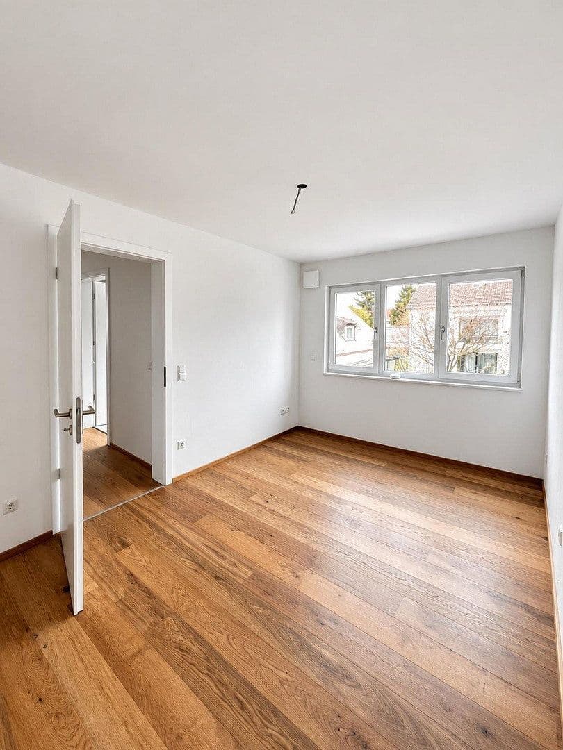 Prenájom domu 131 m², pozemok 200 m², Am Wiesrain 16 A, München, Bavorsko Prenájom domu 131 m², pozemok 200 m², Am Wiesrain 16 A, München, Bavorsko
