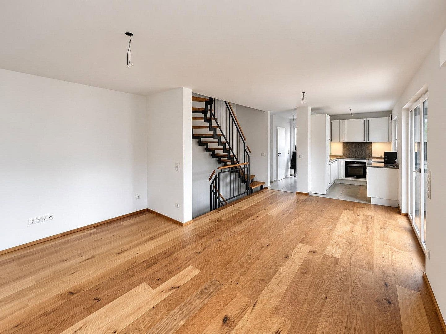 Prenájom domu 131 m², pozemok 200 m², Am Wiesrain 16 A, München, Bavorsko Prenájom domu 131 m², pozemok 200 m², Am Wiesrain 16 A, München, Bavorsko