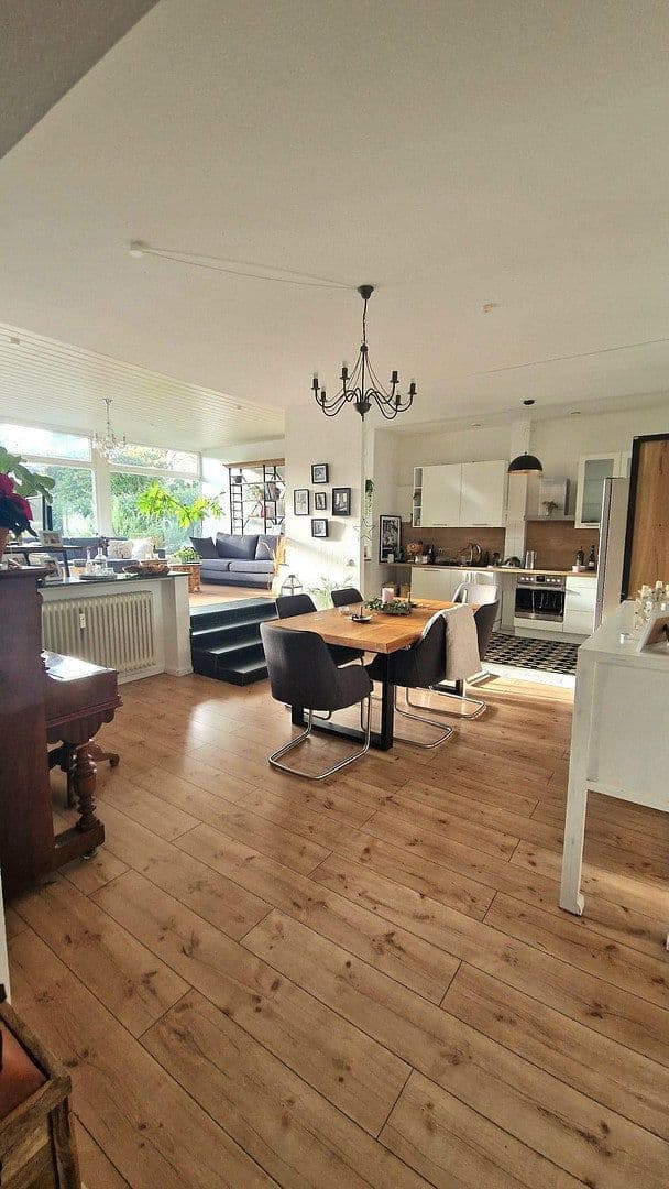 Prenájom bytu 2-izbový 106 m², Freiheitstr. 30, Mönchengladbach, Severné Porýnie - Westfálsko Prenájom bytu 2-izbový 106 m², Freiheitstr. 30, Mönchengladbach, Severné Porýnie - Westfálsko